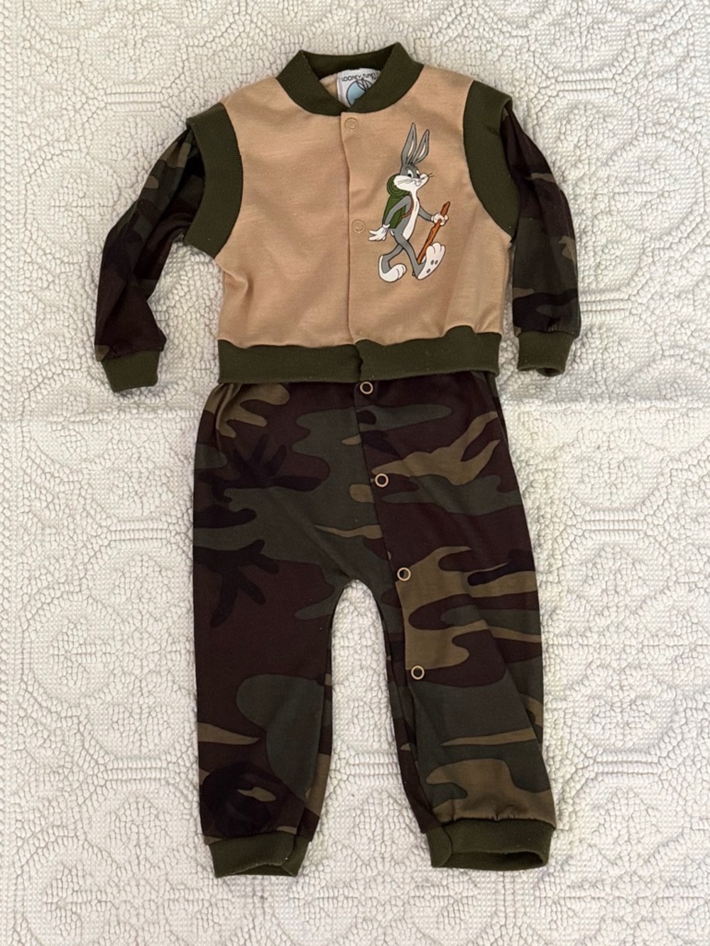 Vintage 90s Looney Tunes Bugs Bunny Camo Y2K Outfit Made in USA